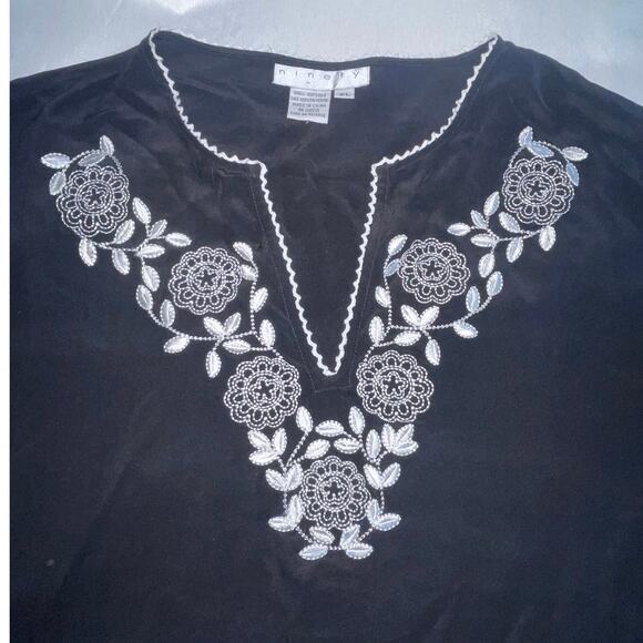 Ninety Embroidered‎ 100% Silk Top - Size XL - Beautiful Floral Embroidery - Picture 3 of 10